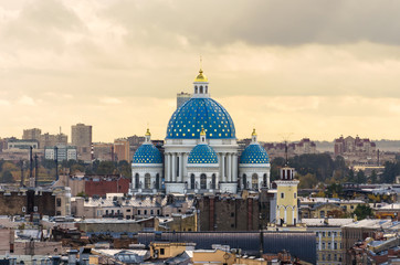 Fototapeta na wymiar Panorama of St Petersburg overlooking the Trinity Cathedral.