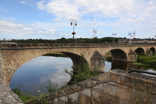 Pont de la Vieille Loire &agrave; Decize.