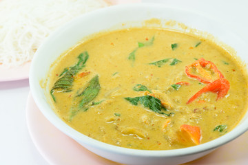 Coconut milk curry with crab and noodle