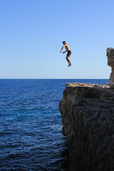 Saut de falaise