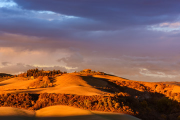 Idyllic and colorful tuscan countryside in autumn