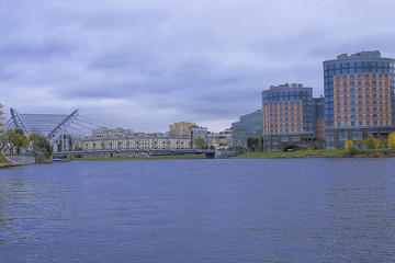 Naklejka premium autumn city view from the river