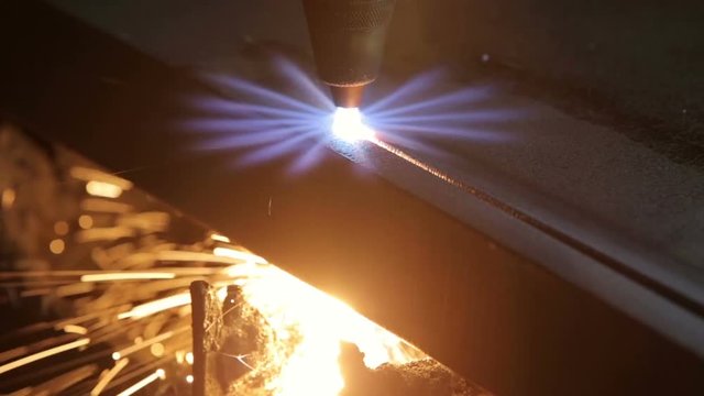 Plasma cutter cutting steel plate