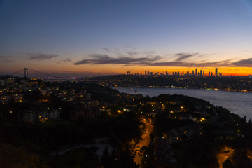 Obraz premium istanbul throat bridge and business offices 5