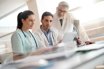 Fototapeta premium Medical team checking Xray results