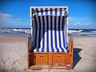 Beach chair - obrazy, fototapety, plakaty