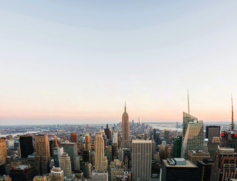 Aerial view on the city skyline in New York City, USA © Madrugada Verde