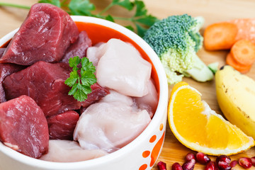 Barf- Rind und Hühnchen mit Obst und Gemüse