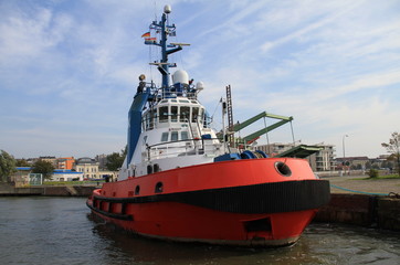 roter Hafenschlepper in Bremerhaven