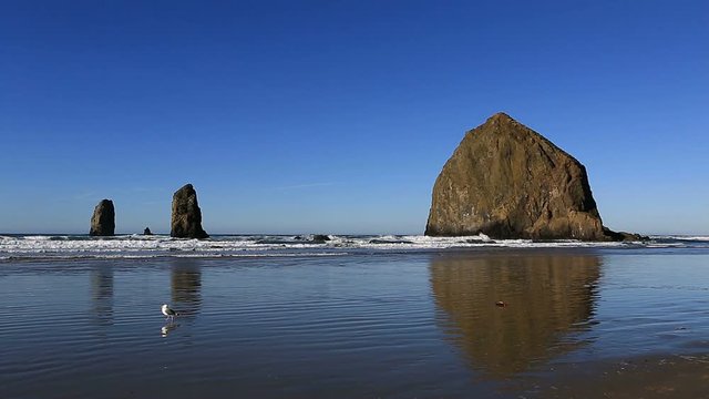 High definition 1080p movie of beautiful Cannon Beach with its well-known Haystack Rock landmark and Needles located in Oregon 1920x1080