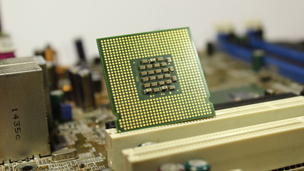 CPU