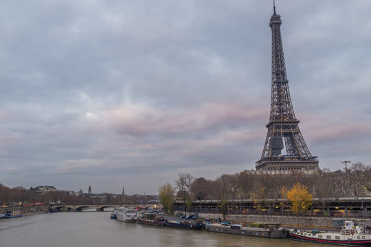 Eiffel Tower from Bir-Hakeim metal bridge in the morning, Paris