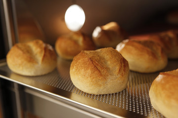 Brötchen im Backofen