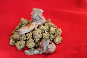 CANABIS & SNAKE PIPE