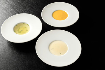 ３種のスープ　Vichyssoise,Consomme,potage