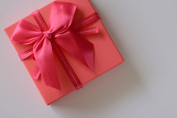 ピンクのギフトボックス

