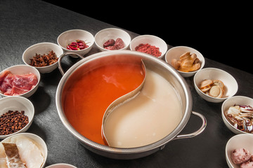 中華本格2色火鍋　Chinese hot pot
