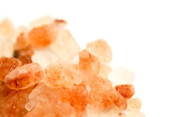 Macro himalayan pink and orange crystal salt