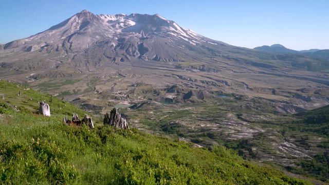 The breathtaking views of the volcano Mount St. Helens destroyed landscape and barren lands. Harry's Ridge Trail. Mount St Helens National Park, Washington State, USA. 4K, 3840*2160, high bit rate,UHD