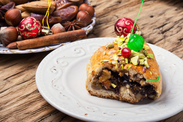 oriental fruit cake