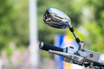 Hand brakes on bike with mirror