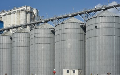 silos per lo stoccaggio di oli vegetali e altri prodotti liquidi