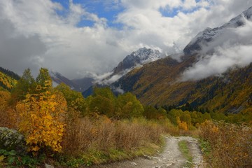 Fototapeta na wymiar Autumn in Caucasus