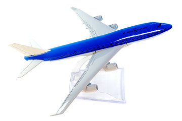 avion miniature sur son support 