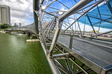 Fototapete Helix-Brücke Helix Bridge fast bis zum Marina Bay Sands.
