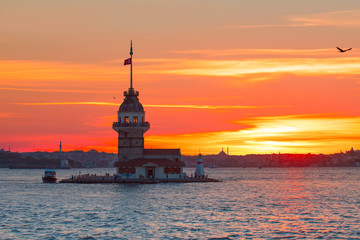 Obraz premium Istanbul Maiden Tower (kiz kulesi)
