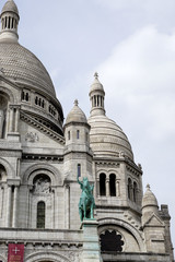 Fototapeta na wymiar Basilique du Sacré-Cœur de Montmartre
