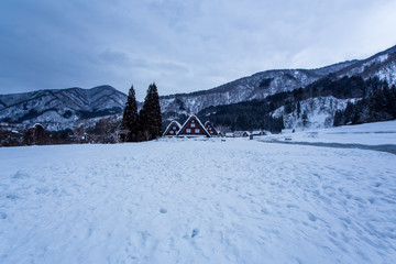 茅葺屋根