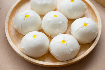 Steamed creamy custard bun