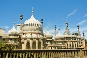 Fototapeta na wymiar A view to Royal Pavilion (Brighton Pavilion), a royal residence in the 18th century, on sunny summer day. Brighton, East Sussex, UK.