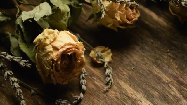 Potpourri ポプリ ظرف برگ خشک Потпури Pot-pourri video Gef&auml;&szlig; Popurr&iacute; luchtverfrisser fiori secchi Bunga rampai flores פוטפורי