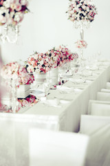 Beautiful wedding table arrangement