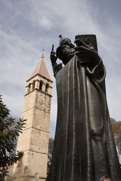 Monumento a Grgur Ninski, Split, Croacia