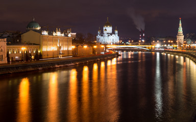 Fototapeta na wymiar Night Bridge Moscow River near Kremlin. Jesus Savior Temple. Bridge Moscvoretskiy