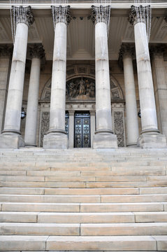 leeds town hall the front entrance with steps and columns, west yorkshire england