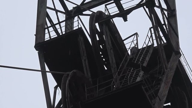 Headframe, Coal mine