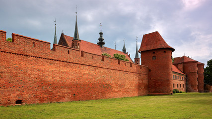 Frombork-ufortyfikowana gotycka katedra © Janusz Lipiński