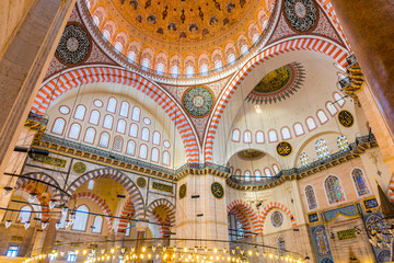 Fototapeta na wymiar Interior decoration and artworks of Suleymaniye mosque