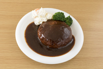 ハンバーグ　デミグラスソース