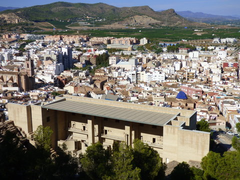 Sagunto.Ciudad de la Comunidad Valenciana, España. Es la capital de la comarca del Campo de Murviedro, situada al norte de la provincia de Valencia