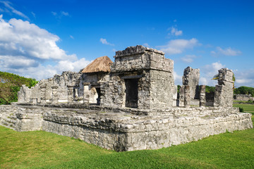 Fototapeta na wymiar Tulum Ruins - Mexico, Yucatan, Maya sites