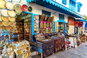 Fototapete Tunesien Souvenir earthenware in tunisian market.
