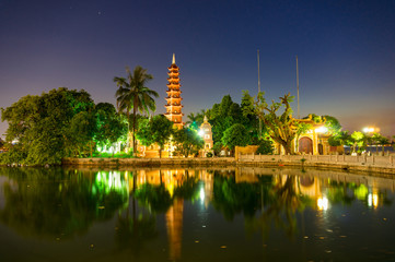 Fototapeta premium Tran Quoc Pagoda