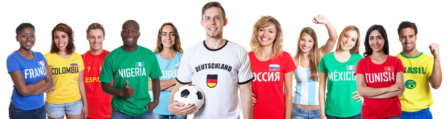 Acrylic prints Soccer Deutscher Fussball Fan mit Gruppe internationaler Fans