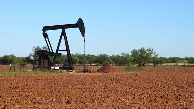 Oil Field Pump Jack Fracking Machine Drills Pumps Resources