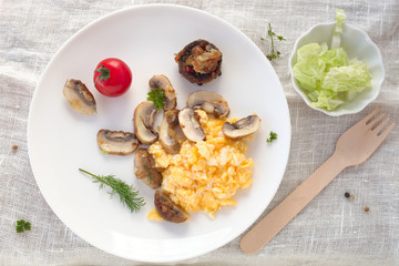 Rührei mit Champignions